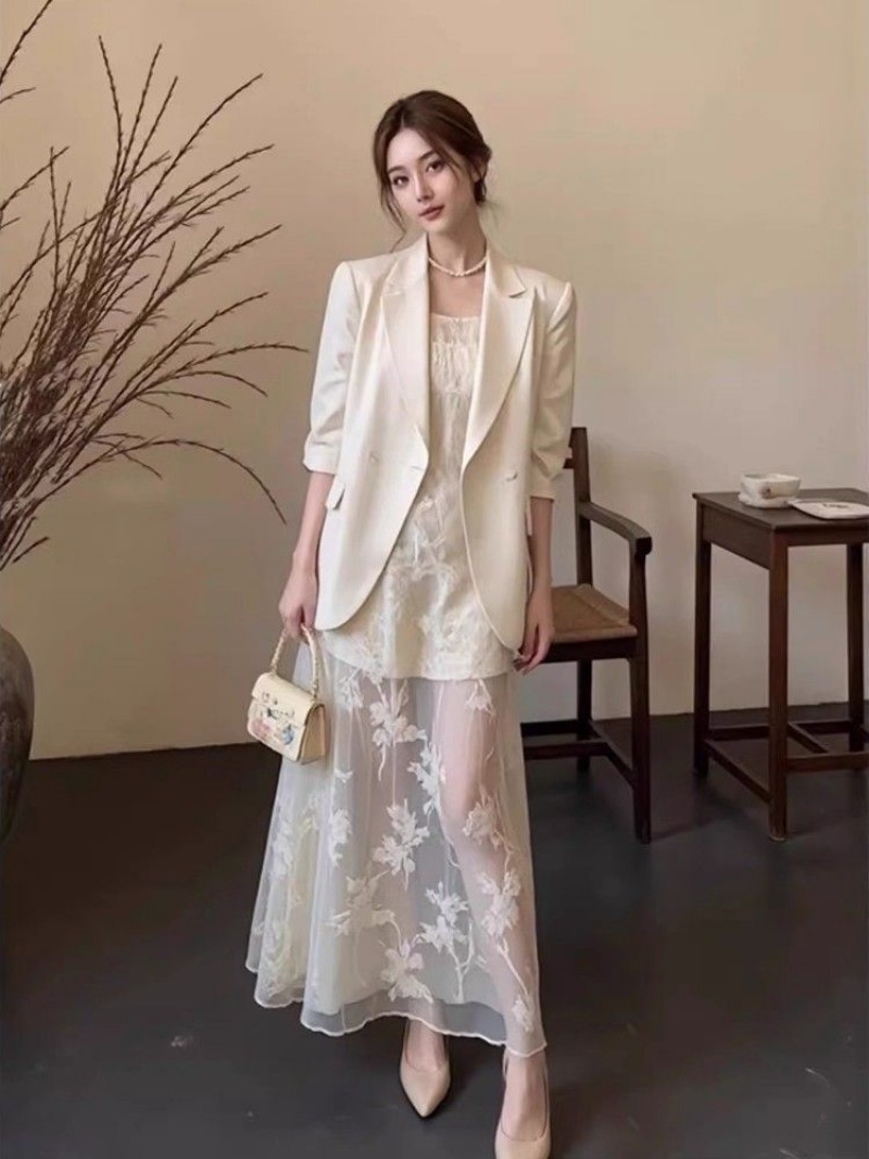 Sewing Jackets - ชุดเดรสฤดูใบไม้ร่วงสุดหรูใหม่ล่าสุดสำหรับผู้หญิง แฟชั่นเกาหลี สไตล์หรูหรา แจ็คเก็ตแขนยาวทรงเข้ารูป + เดรสสายเดี่ยวแต่งผ้าลูกไม้