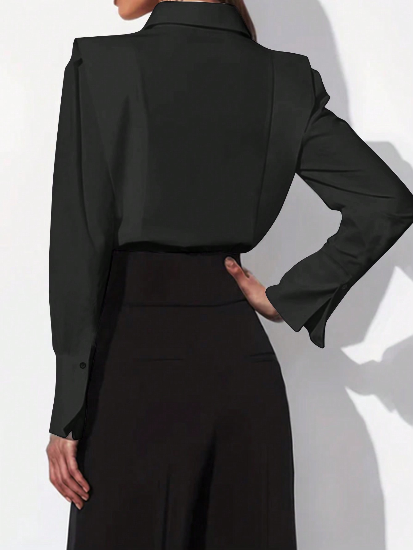 เสื้อเชิ้ตผู้หญิงสีดำ แต่งแผ่น - Shoulder Pad Set In บทวิจารณ์และราคา